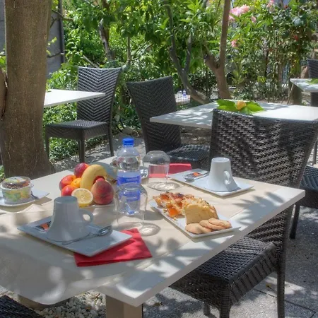 Отель Rione San Carlo