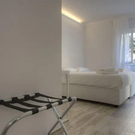 Hotel Rione San Carlo *